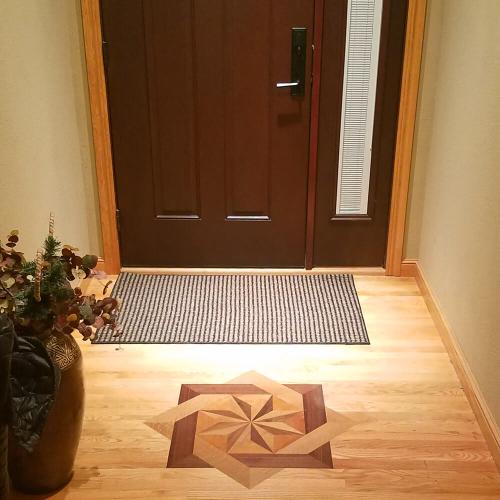 Entryway medallion